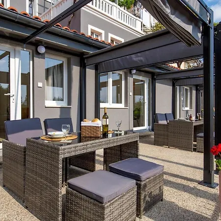Apartman Clara Lovran