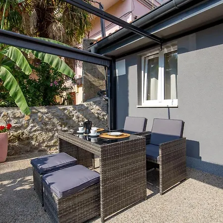 Clara Apartman *