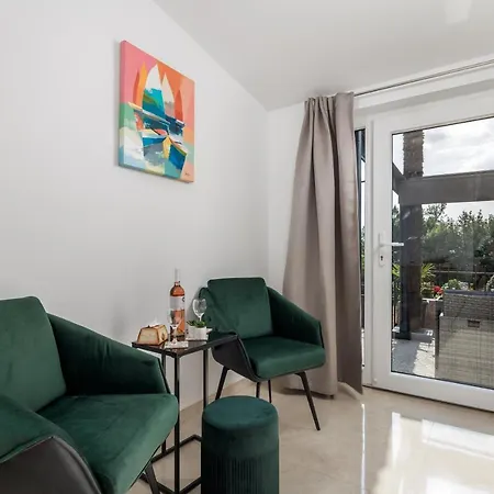 Clara Apartman *